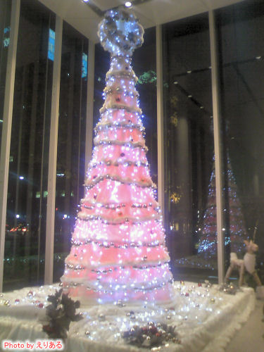 2008年のパシフィックセンチュリープレイス丸の内のクリスマスツリー