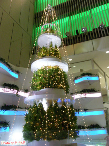 2008年のソニービルのクリスマスツリー