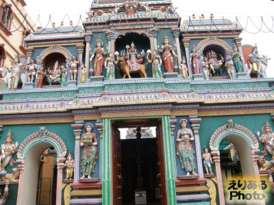 スリ・バダパティラ・カリアマン寺院（Sri Vadapathira Kaliamman Temple）