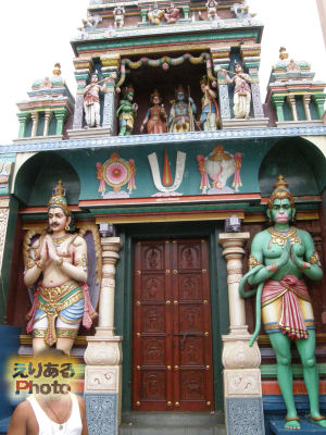 スリ・バダパティラ・カリアマン寺院（Sri Vadapathira Kaliamman Temple）