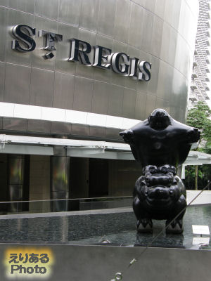 シンガポール街角の彫像