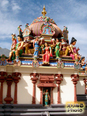 スリ・マリアマン寺院（Sri Mariamman Temple)