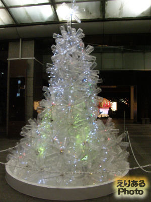 ペットツリー ～ 2010 Takashimaya Christmas (新宿タカシマヤ クリスマス) 「光のペットボトルアート」