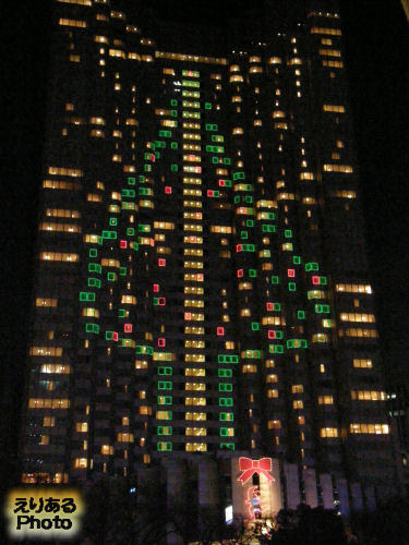 2010年グランドプリンスホテル赤坂の100mのクリスマスツリーイルミネーション