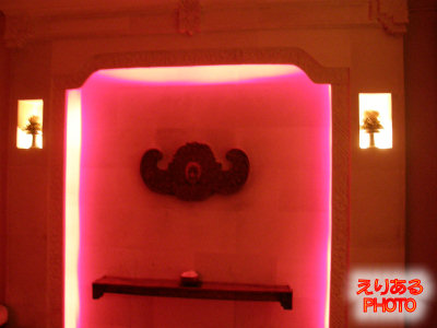 ボディマッサージ「バリニーズ」を受けたラグーナスパの部屋の壁面
