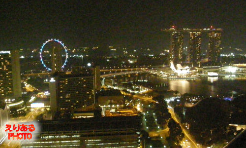 夜景 - シンガポール・フライヤーとマリーナ・サンズ・ベイなど