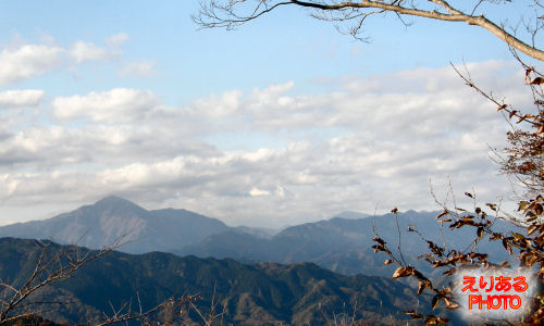 高尾山山頂付近大見晴園地から見た風景