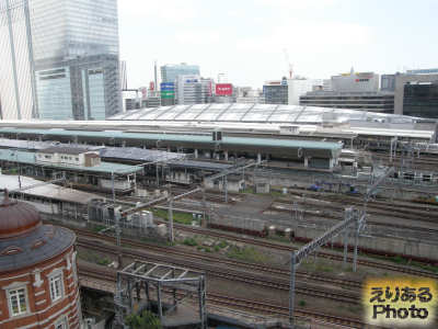 東京駅、屋上庭園KITTEガーデンから