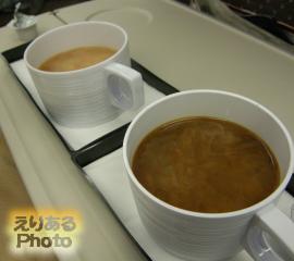 機内食 コーヒーと紅茶