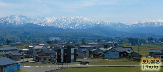 北陸新幹線「かがやき」の車窓から立山連峰