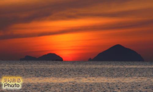ベトナム・ニャチャンのビーチから見た朝焼け２０１６