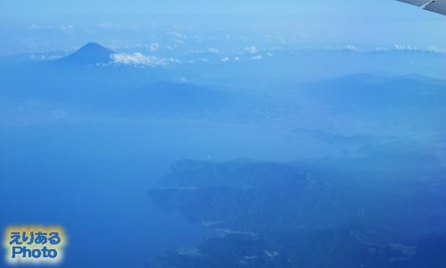 ベトナム航空機から見た富士山