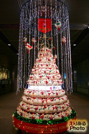 2016年の東京国際フォーラムのクリスマスツリー