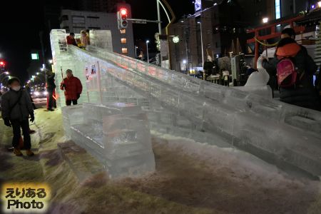 すすきのアイスワールド2017　氷のスぺり台