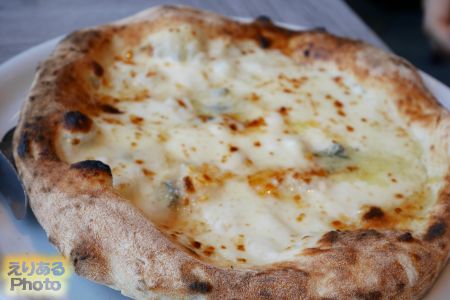 クアトロ フォルマッジ＠Trattoria Pizzeria LOGiC Marina Grande