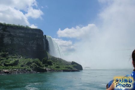 霧の乙女号（MAID OF THE MIST）から見たナイアガラの滝（カナダ滝）