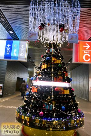 2018年東京国際フォーラムのクリスマスツリー